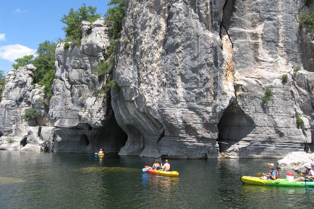 ardeche-canoeing-chassezac.jpg